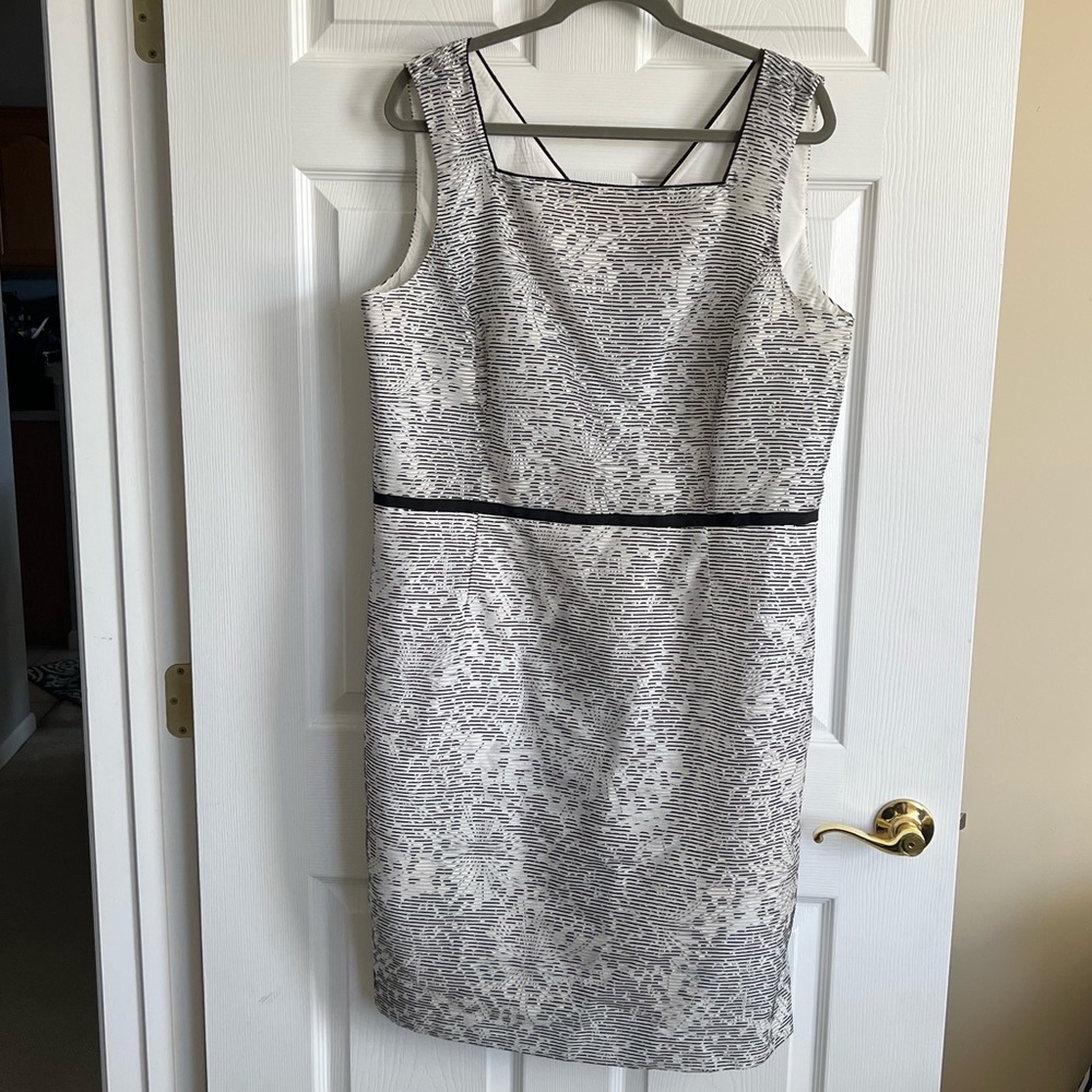 Ann Taylor Black & White Sheath Dress- Size 18